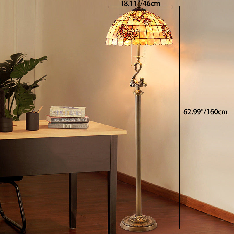 Traditionelle Tiffany Messing Shell Dome Rose Libelle 3-Licht Stehlampe für Wohnzimmer 