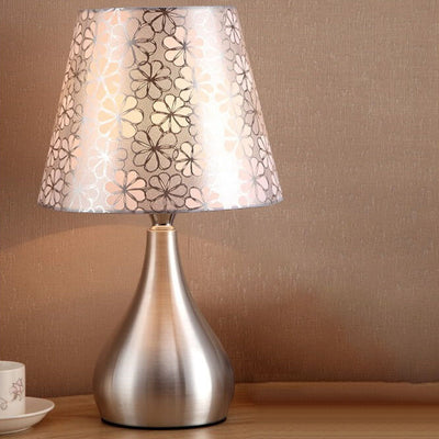 Lámpara de mesa cilíndrica de 1 luz de tela de personalidad simple moderna 