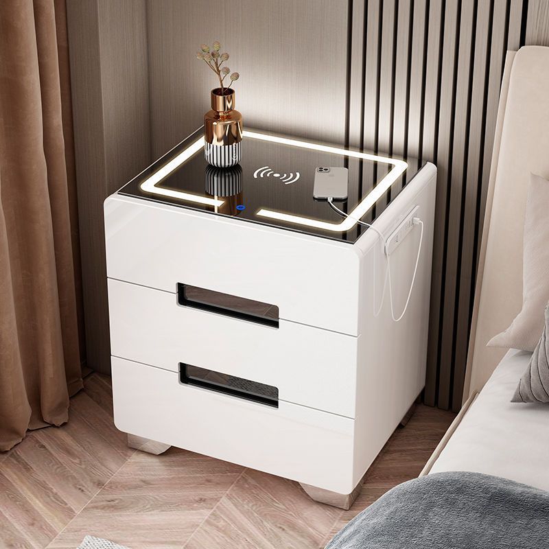 Table de chevet rectangulaire minimaliste moderne en métal avec panneau haute densité à 3 tiroirs pour chambre 
