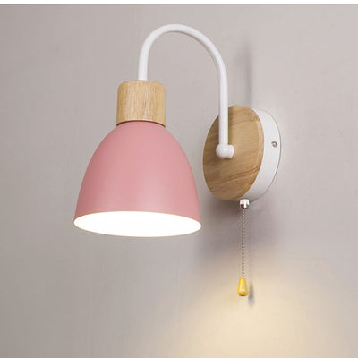 Moderne minimalistische Macaron gebogene Stange Runde Tasse Eisen Holz 1-Licht Wandleuchte Lampe für Schlafzimmer