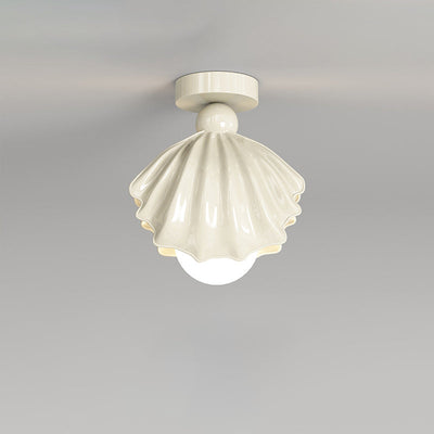 Zeitgenössische, kreative, cremefarbene Deckenleuchte mit Muscheldesign aus Eisenharz und 1 Licht, halbbündige Montage für Wohnzimmer 