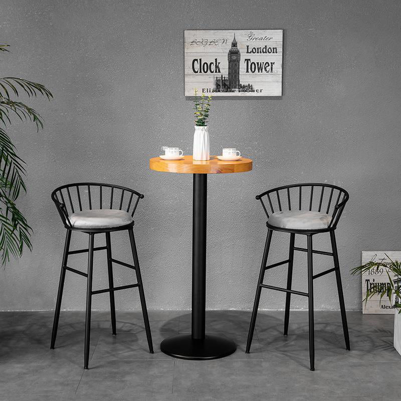 Moderner minimalistischer runder gepolsterter gestreifter Samt-Eisen-Barhocker mit Rückenlehne für das Esszimmer 