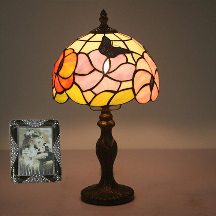 Lampe de table à 1 lumière en verre et alliage de zinc avec dôme fleur traditionnel Tiffany pour chevet 