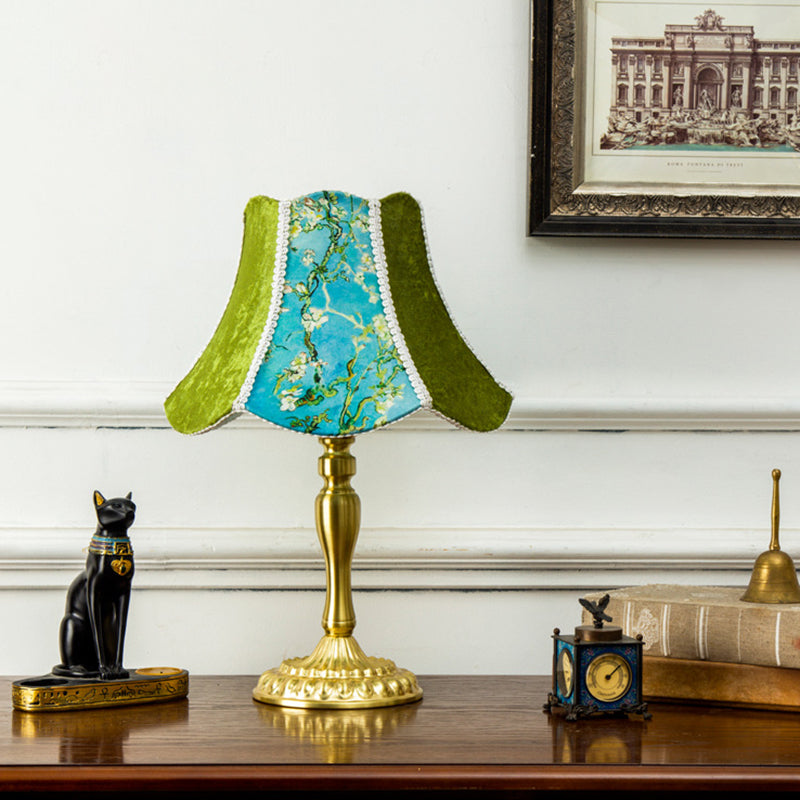 Lampe de table à 1 lumière traditionnelle en métal européen avec motif floral peint et franges pour chambre 