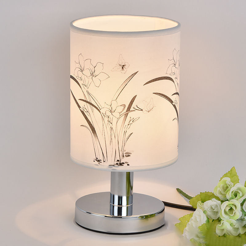 Moderne Art Deco Runde Hardware Stoff 1-Licht Tischlampe für Schlafzimmer 