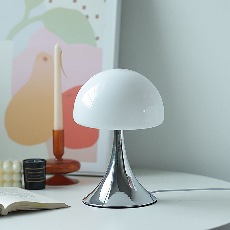 Moderne Einfachheit Eisen Glas Pilz Kuppel 1-Licht Tischlampe für Nachttisch 