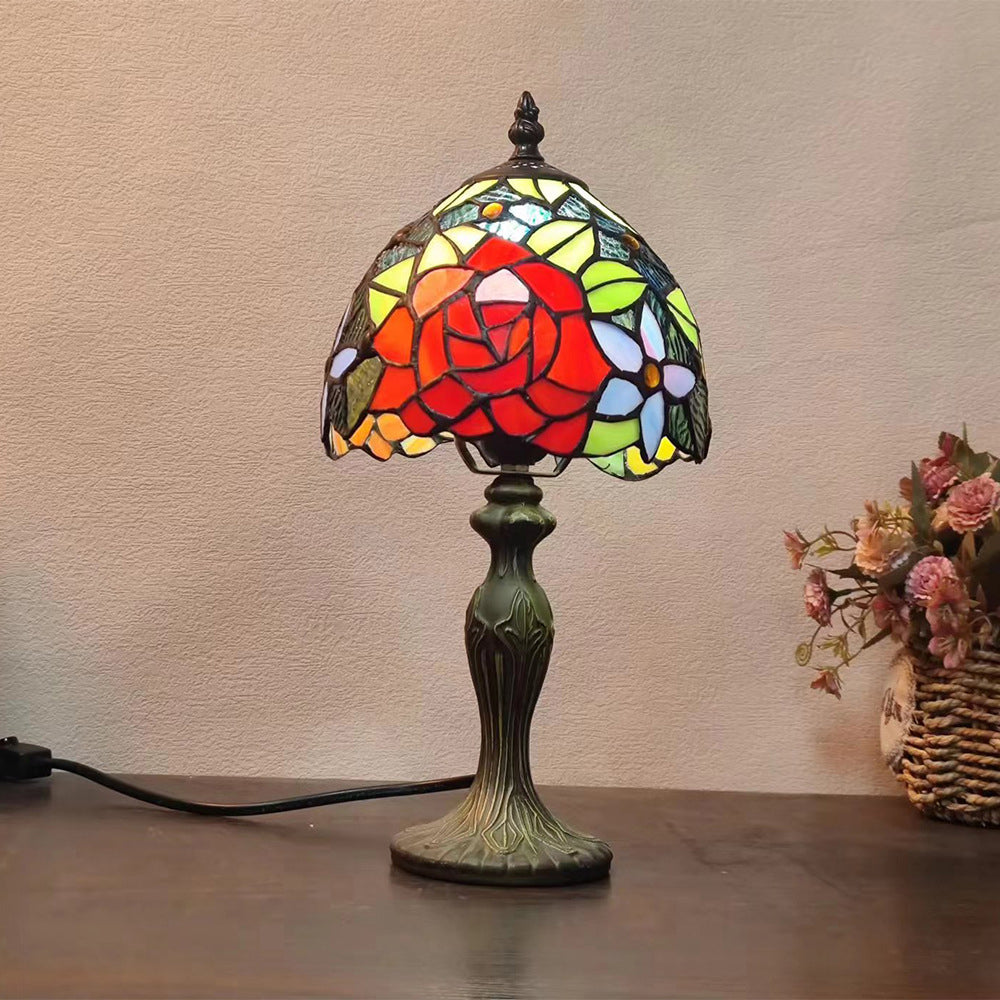 Lampe de table à 1 lumière en verre teinté en zinc à motif de fleurs traditionnelles Tiffany Dome pour chambre 