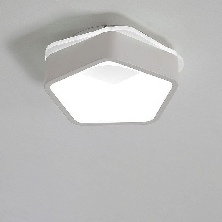 Zeitgenössische Einfachheit Eisen Acryl geometrische Pentagramm LED Unterputz Deckenleuchte für Schlafzimmer 