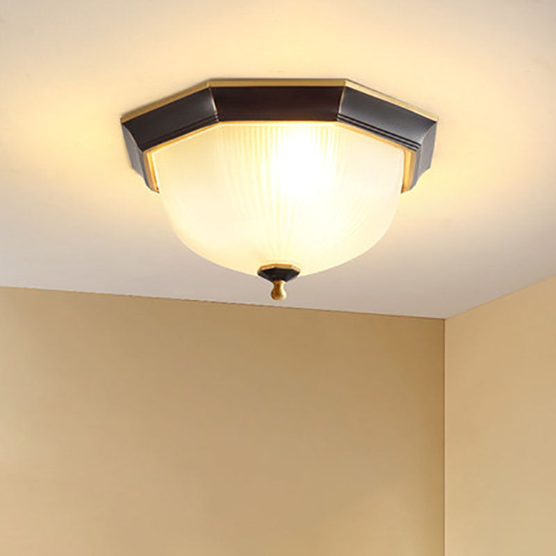 Zeitgenössische Retro-Deckenleuchte im achteckigen Halbkreis aus Messing und Glas mit 3 Lichtern für das Wohnzimmer 