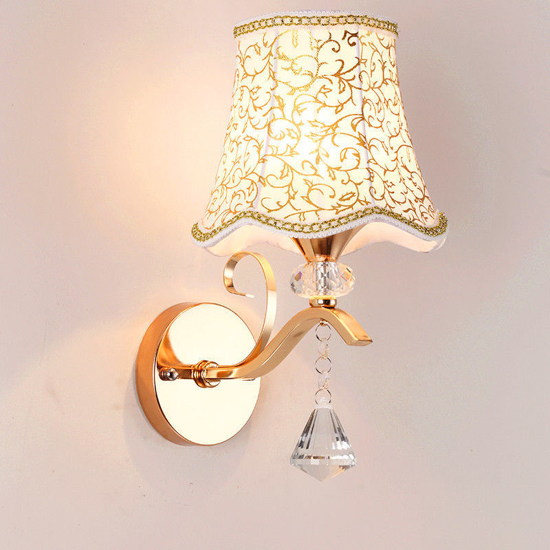 Traditionelle europäische Blumenstoff-Eisen-1/2-Licht-Wandleuchter-Lampe für Wohnzimmer 