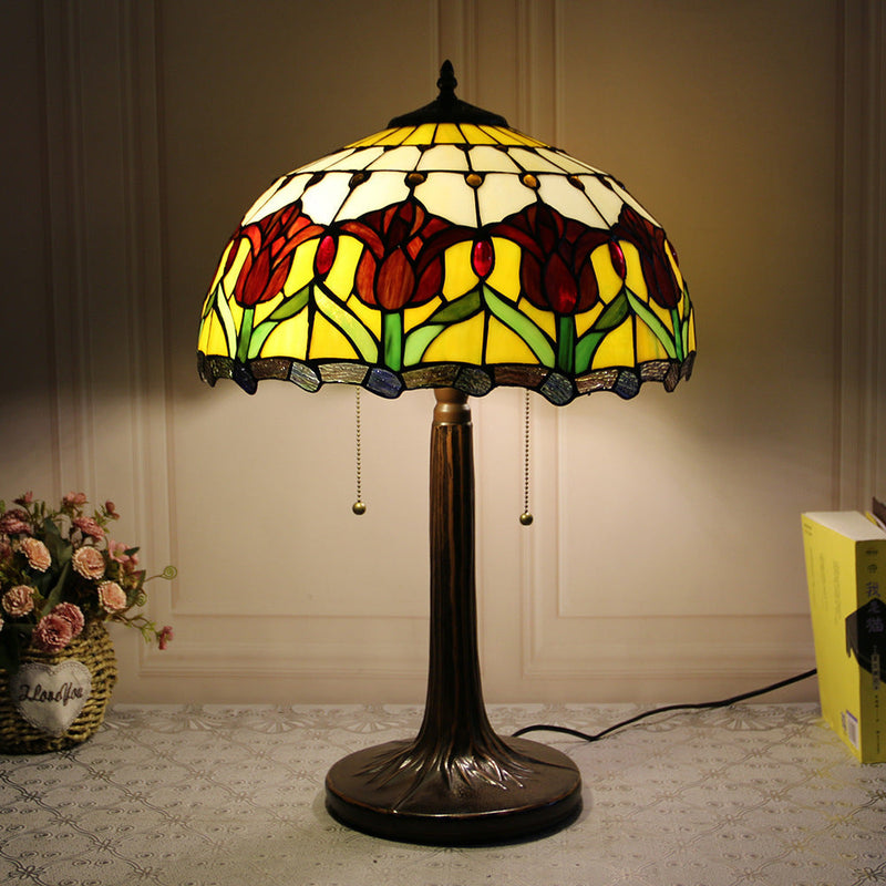 Traditionelle Tiffany Pastoral Rose Blume Buntglas 2-Licht Tischlampe für Schlafzimmer