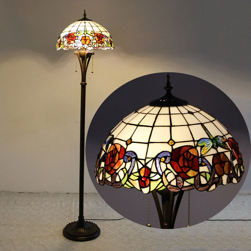 Lampe de sol traditionnelle Tiffany en résine avec dôme semi-circulaire en verre, motif de vache et fleur en diamant à 2 lumières pour salle à manger 