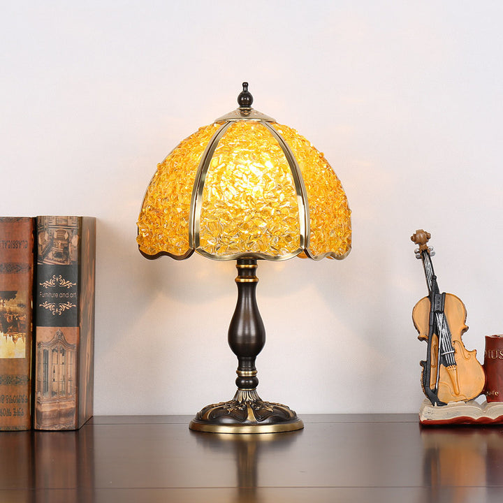 Zeitgenössische kreative farbige Kristall-Kupfer-Blume 1-Licht-Tischlampe für das Schlafzimmer 