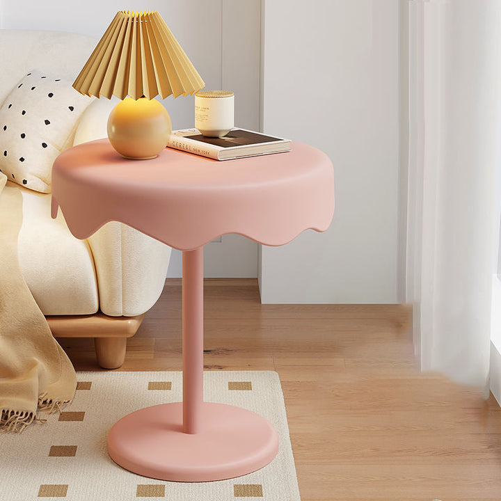 Mesa auxiliar contemporánea creativa redonda con forma de helado de PP plástico y acero al carbono para sala de estar 