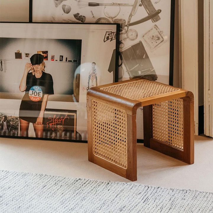 Traditioneller quadratischer Couchtisch aus massivem Holz mit Vintage-PE-Rattangeflecht für das Wohnzimmer 