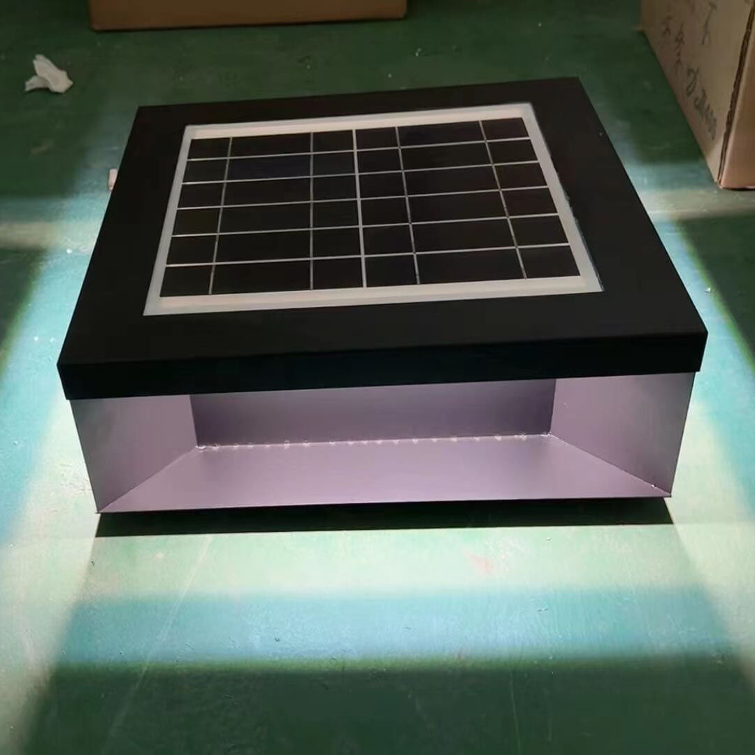 Moderne minimalistische einfache Edelstahl-Glas-Würfel-LED-Solar-Außenlandschaftsleuchte für die Außenpatio 