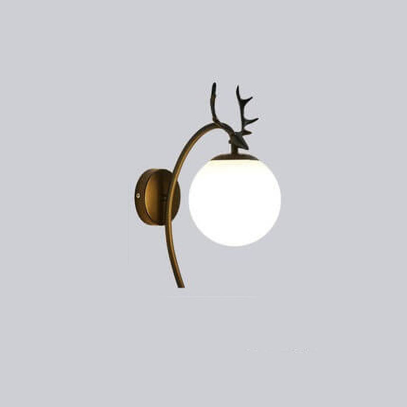 Nordic Light Luxus Eisen Geweih Globus Glas 1-Licht Wandleuchte 