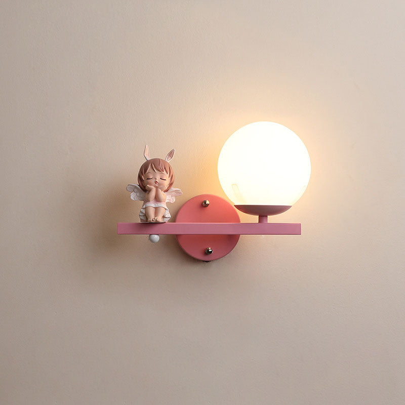 Zeitgenössische kreative Kinder Mädchen Einhorn Kugel Harz Eisen Glas 1-Licht Wandleuchte für Schlafzimmer 