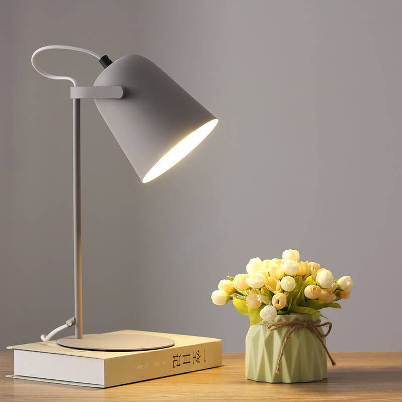 Nordic Macaron Farbe Kreatives Eisen-Eimer-Design 1-Licht Tischlampe 
