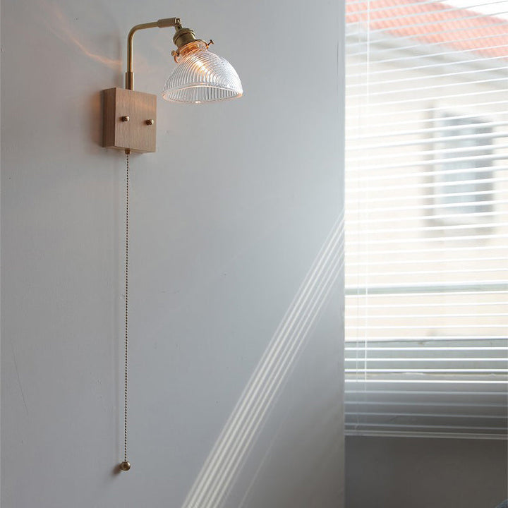 Lampe murale à tirette hémisphérique en bois, laiton, verre et fleur japonaise traditionnelle à 1 lumière pour chevet 