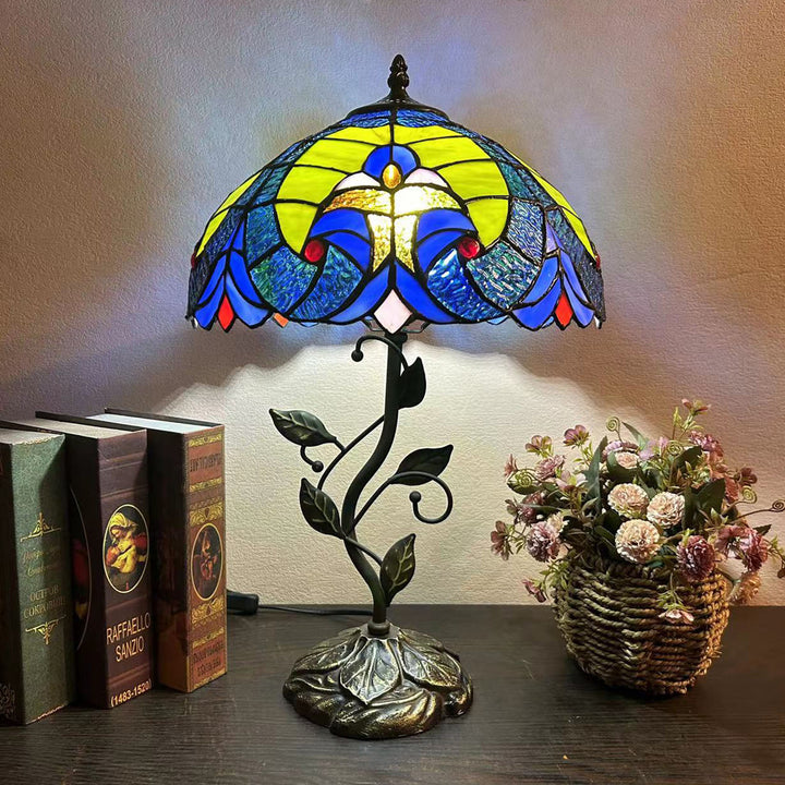 Lampe de table traditionnelle Tiffany en résine avec dôme conique et motif de fleurs et feuilles à 1 lumière pour chevet 