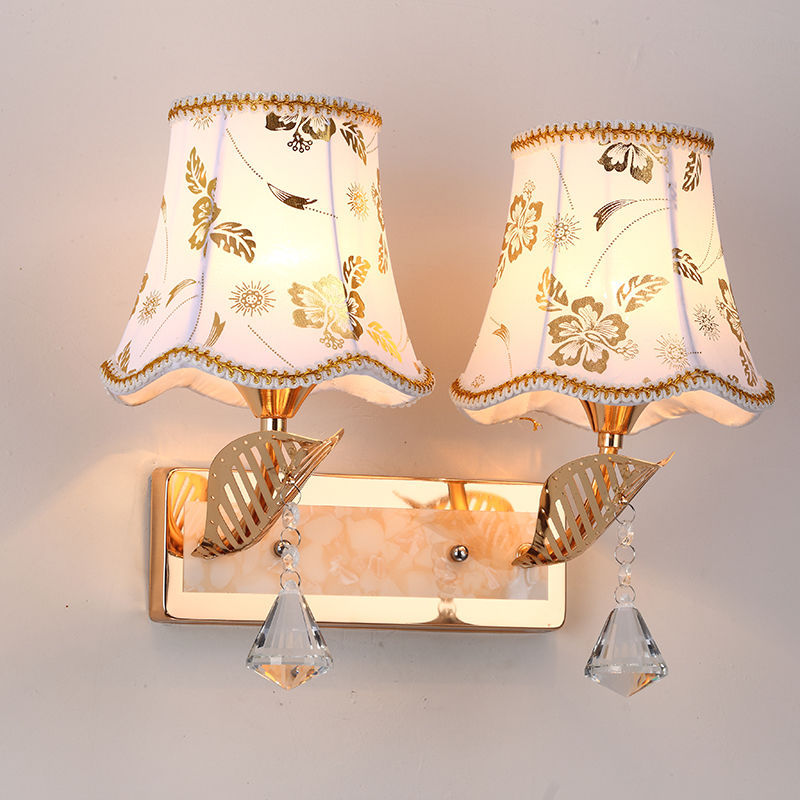 Traditionelle europäische Blumenstoff-Eisen-1/2-Licht-Wandleuchter-Lampe für Wohnzimmer 