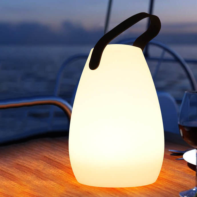 Moderne schlichte LED-Tischlampe aus PE-Kunststoff in runder oder quadratischer Form für die Outdoor-Terrasse 