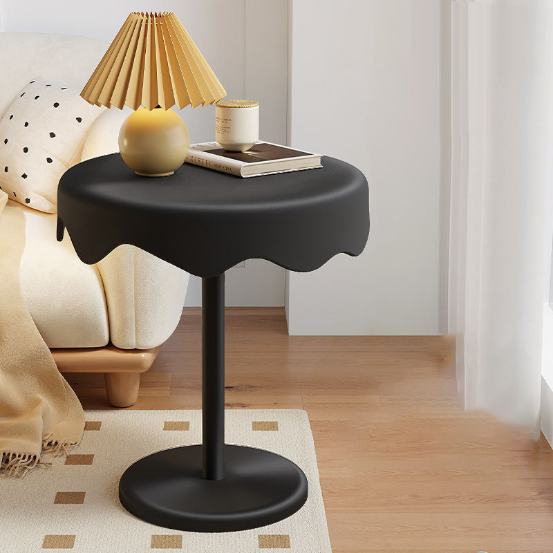 Mesa auxiliar contemporánea creativa redonda con forma de helado de PP plástico y acero al carbono para sala de estar 