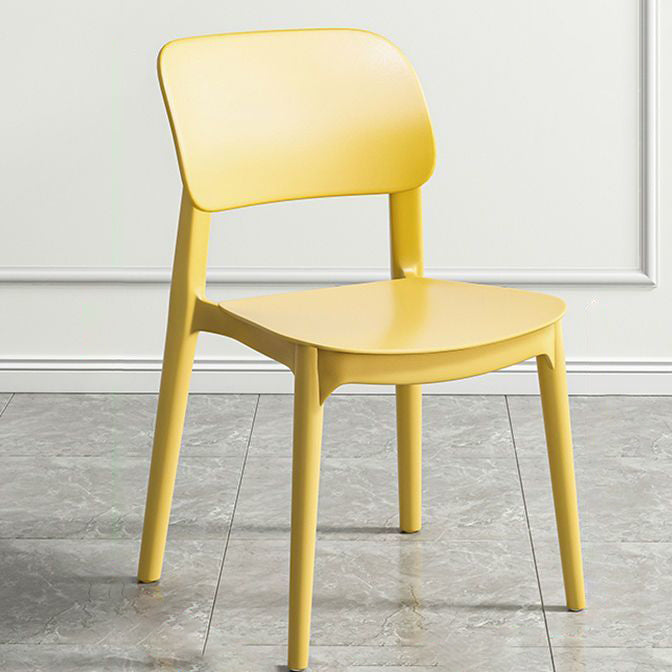 Chaise de salle à manger empilable carrée en plastique macaron nordique contemporain avec dossier ouvert pour salle à manger 