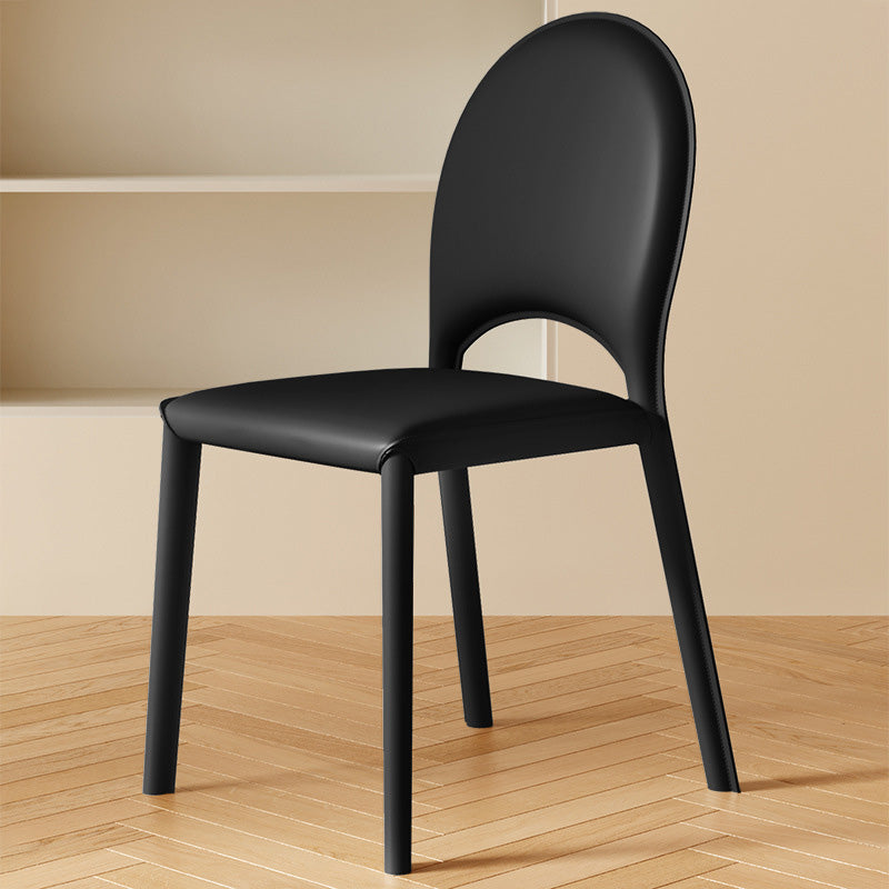 Moderner minimalistischer quadratischer ovaler Rücken aus echtem Leder Kohlenstoffstahl Esszimmerstuhl für das Esszimmer 