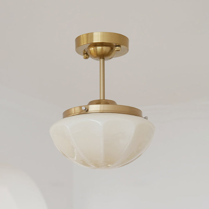 Suspension contemporaine scandinave ronde en fer et verre crème à 1 lumière pour salon 
