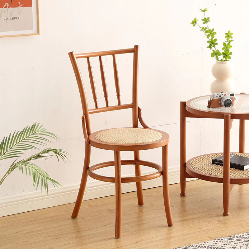 Traditionelle runde Vintage-Esszimmerstuhl-Rückenlehne aus zylindrischem Lindenholz mit Rattan-Optik für das Wohnzimmer 