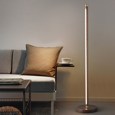 Moderne minimalistische lineare hölzerne kupferne Acryl-LED-Stehlampe für Schlafzimmer 
