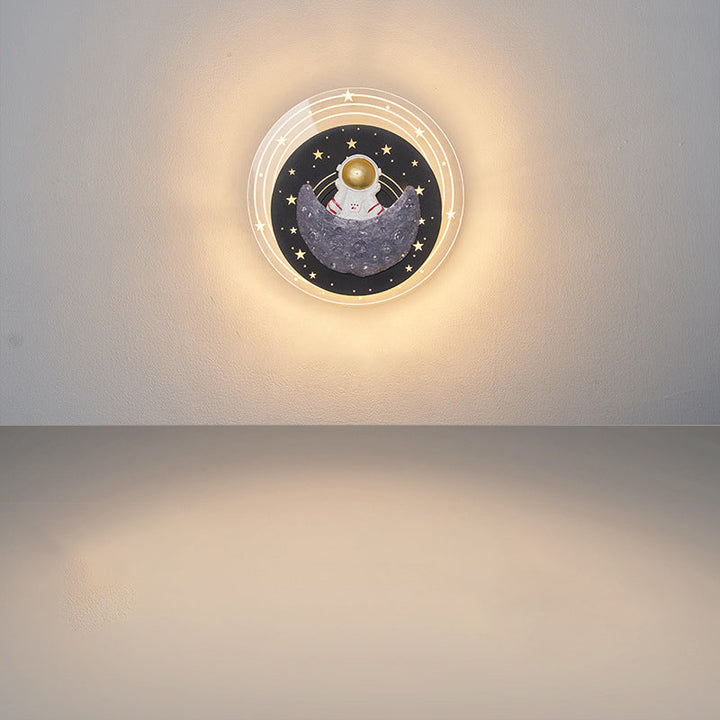 Lámpara de Aplique de Pared LED Redonda con Astronauta de Resina y Luna Estrellada Creativa Contemporánea para Sala de Estar 