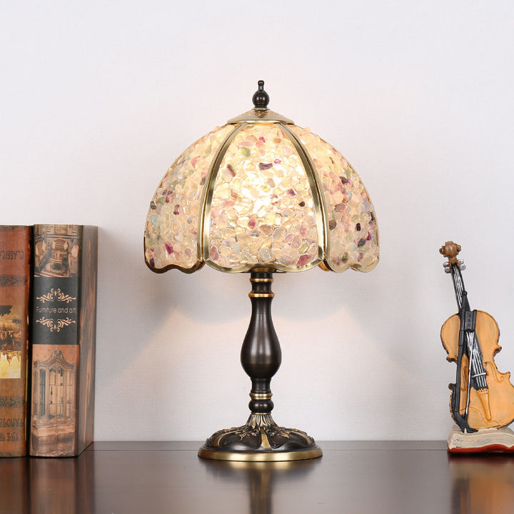 Zeitgenössische kreative farbige Kristall-Kupfer-Blume 1-Licht-Tischlampe für das Schlafzimmer 