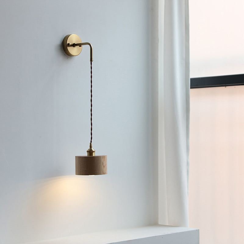 Zeitgenössische skandinavische runde Kegelkuppel Kupferholz 1-Licht Wandleuchte Lampe für Schlafzimmer 