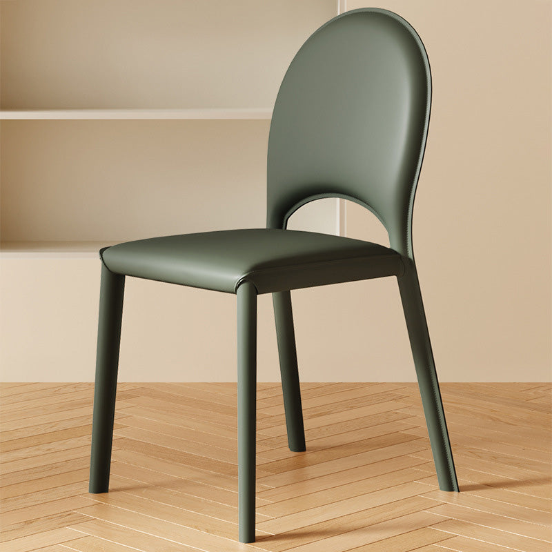 Moderner minimalistischer quadratischer ovaler Rücken aus echtem Leder Kohlenstoffstahl Esszimmerstuhl für das Esszimmer 