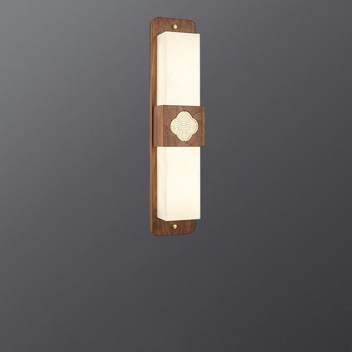Applique murale LED rectangulaire en laiton chinois traditionnel avec noix en acrylique pour chevet 