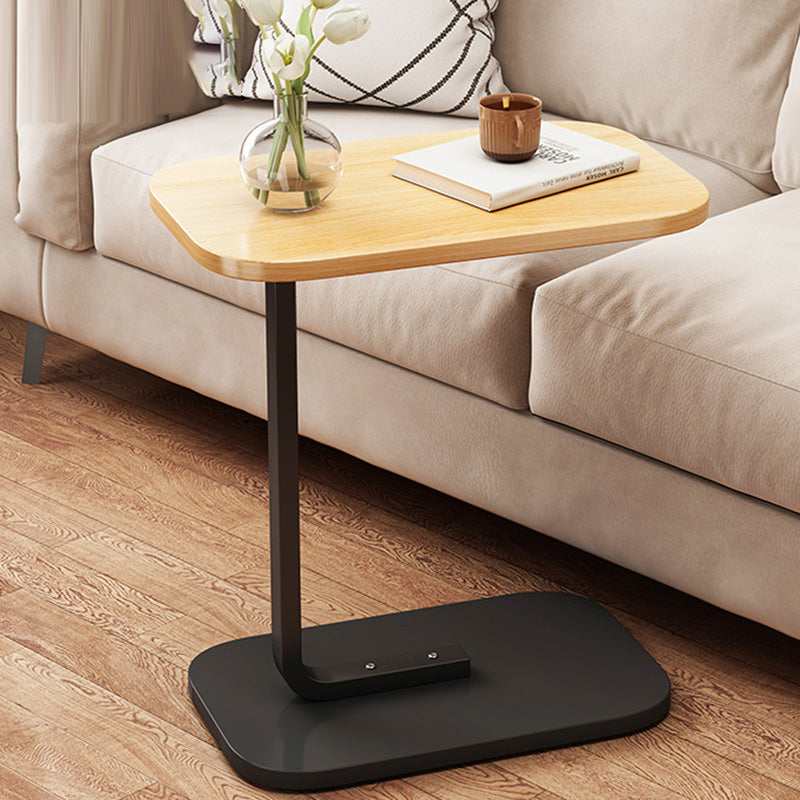 Zeitgenössischer nordischer rechteckiger MDF-Stahl-Couchtisch für das Wohnzimmer 