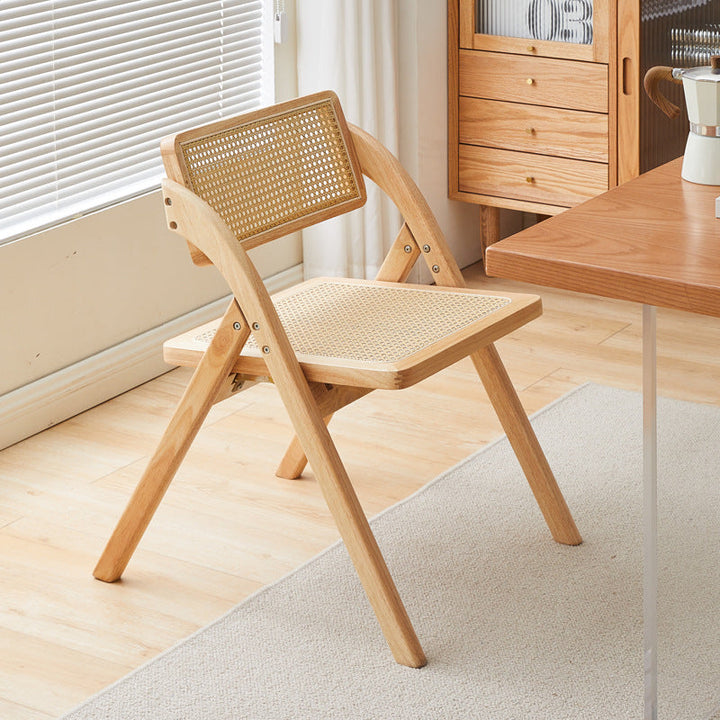 Silla de comedor vintage tradicional cuadrada de ratán PE y madera de caucho con respaldo para comedor 