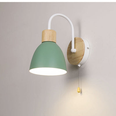 Moderne minimalistische Macaron gebogene Stange Runde Tasse Eisen Holz 1-Licht Wandleuchte Lampe für Schlafzimmer
