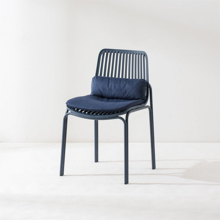 Chaise de salle à manger en plastique et métal avec dossier carré minimaliste moderne 
