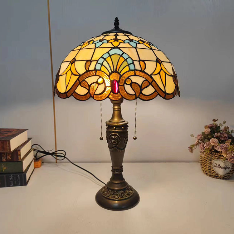 Lampe de table à deux lumières en verre teinté en résine rose Tiffany traditionnelle pour chambre 