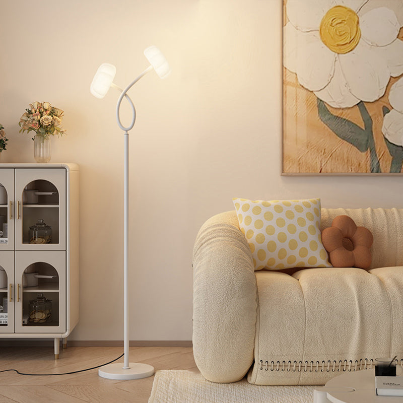 Zeitgenössische kreative gekreuzte Blumen Eisen Kunststoff LED Stehlampe für Wohnzimmer 