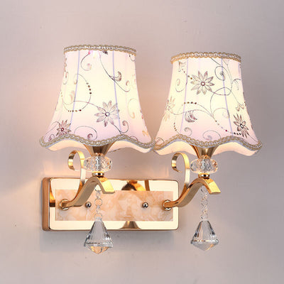 Traditionelle europäische Blumenstoff-Eisen-1/2-Licht-Wandleuchter-Lampe für Wohnzimmer 
