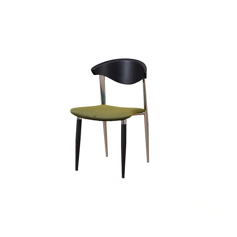 Chaise de salle à manger contemporaine rétro en bois de hêtre, fer, velours, éponge carrée avec dossier incurvé pour salle à manger 