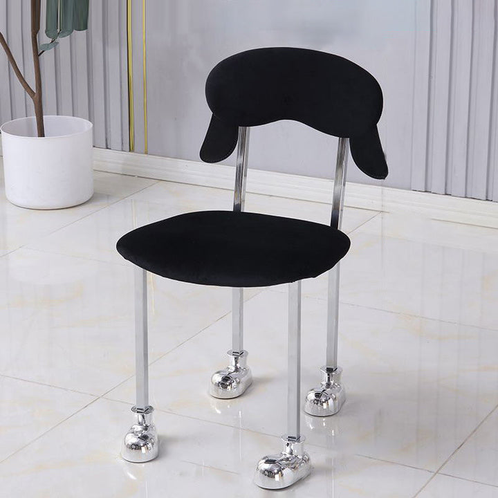 Chaise contemporaine créative en forme de chiot en velours rembourré avec cadre en acier inoxydable, dossier ouvert et sans accoudoirs pour le salon 