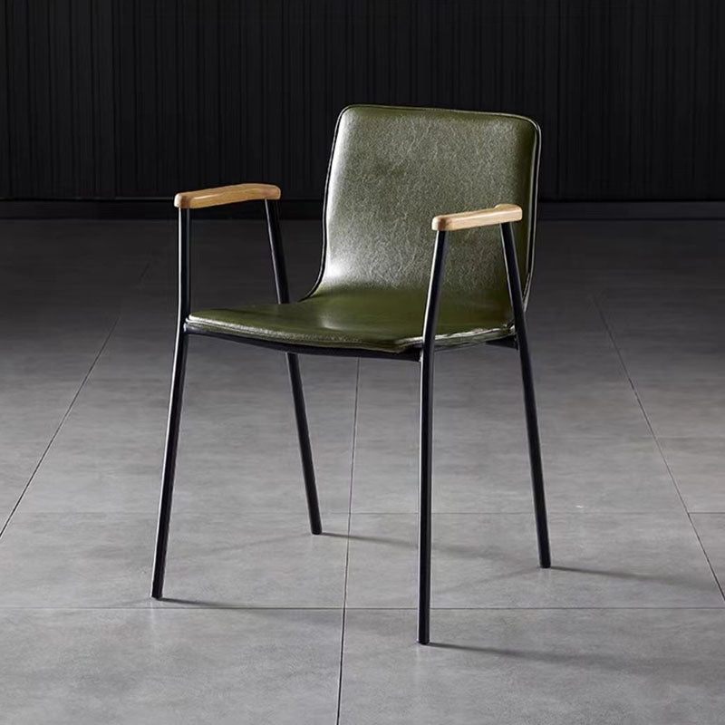 Chaise de salle à manger contemporaine en cuir rembourré avec accoudoir et dossier en bois pour salle à manger 