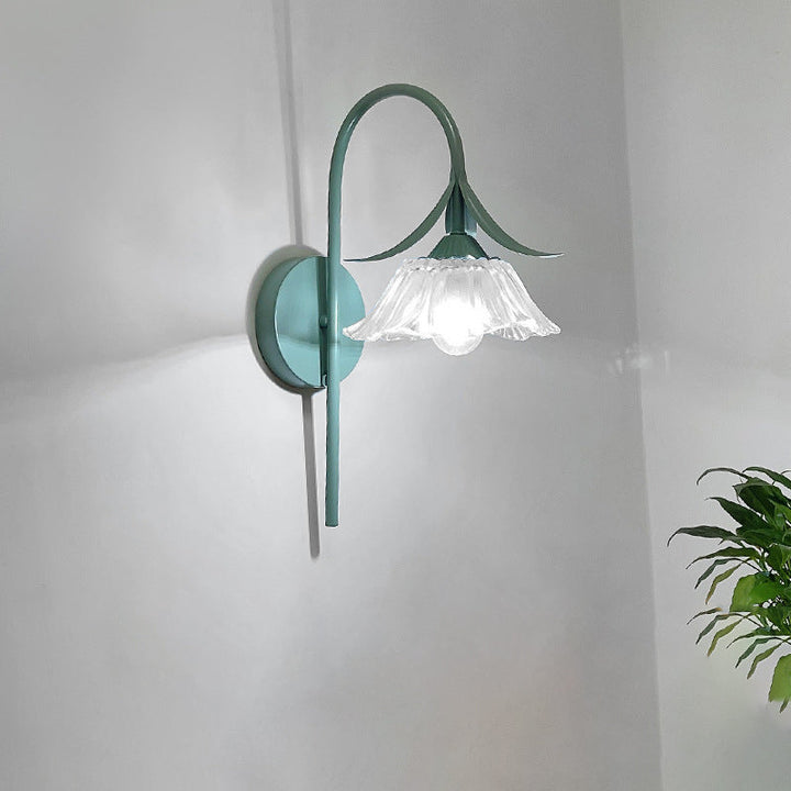 Applique murale contemporaine créative en fer avec abat-jour en verre en forme de fleur de lotus et cristal à 1 lumière pour salon 