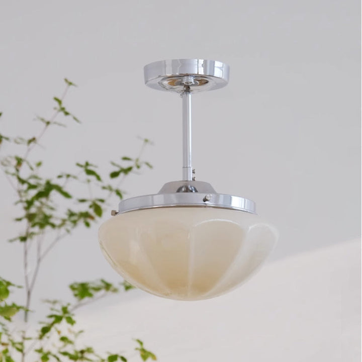 Suspension contemporaine scandinave ronde en fer et verre crème à 1 lumière pour salon 